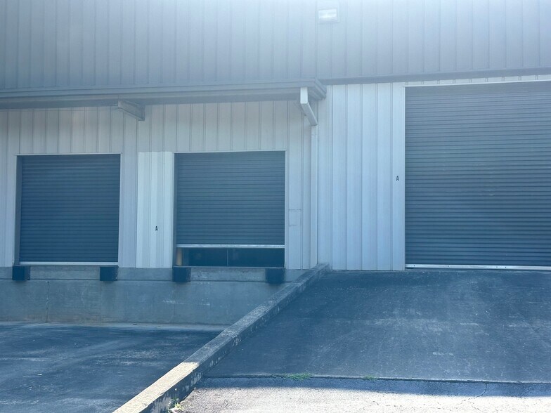 More Photos Of 1385 Weber Industrial Dr, Cumming Distribution For Lease