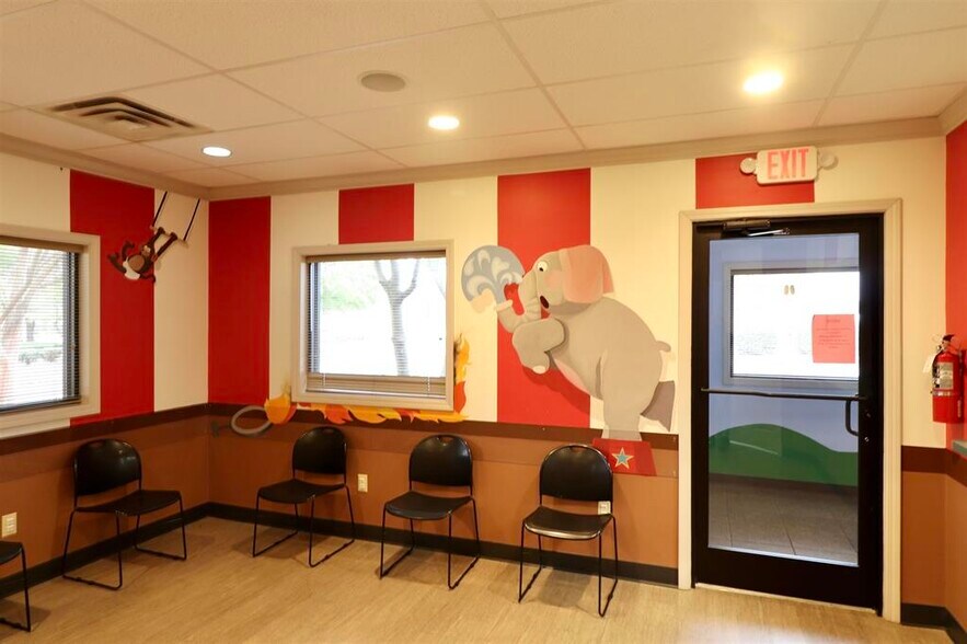 More Photos Of 1203 E College St, Brownsville Medical For Sale