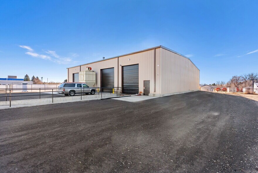More Photos Of 2150 Victor Pl, Colorado Springs Distribution For Lease