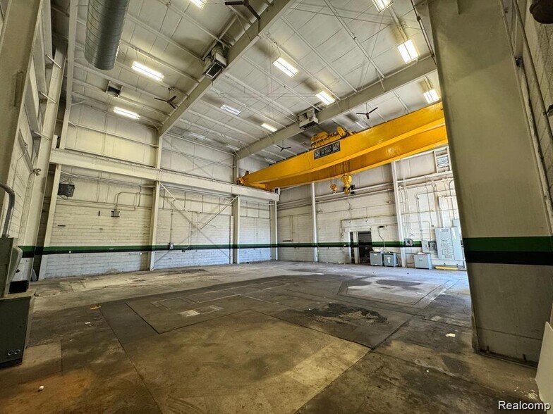 More Photos Of 20720 Tuck Rd, Farmington Hills Manufacturing For Sale