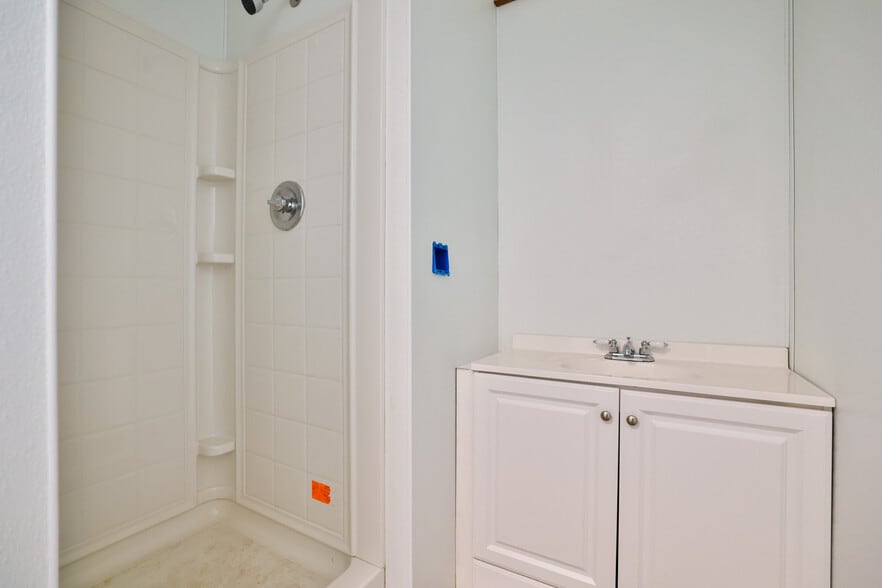 More Photos Of 205 S Old Route 66, Hamel Service For Lease