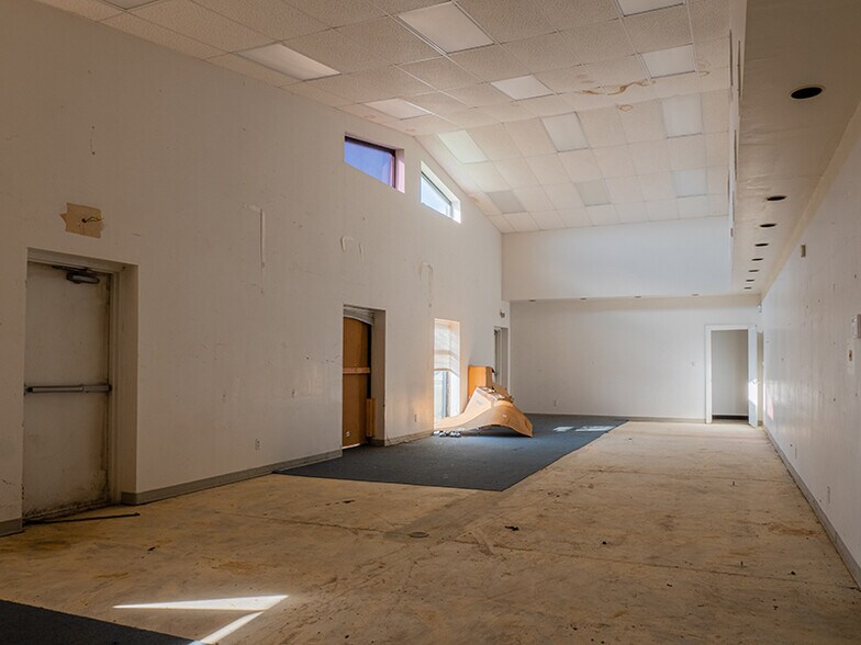 More Photos Of 108 McNutt Rd, Hutto Warehouse For Lease