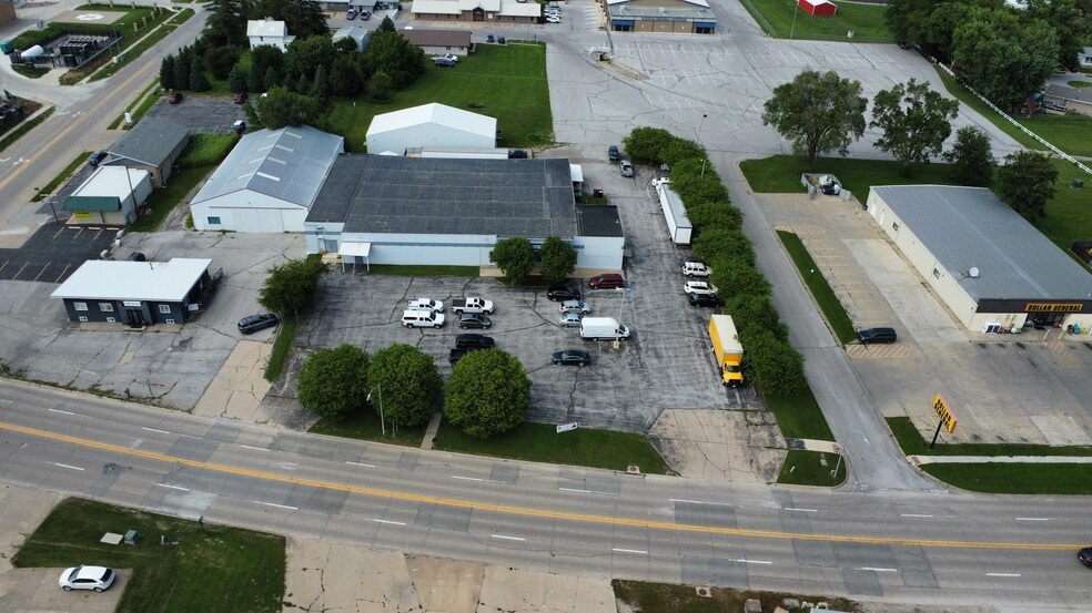 Primary Photo Of 1112 Chatburn Ave, Harlan Flex For Lease