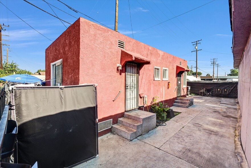 More Photos Of 1959 Firestone Blvd, Los Angeles Storefront Retail Residential For Sale