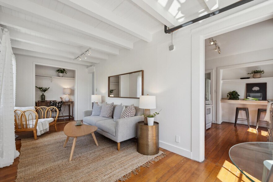 More Photos Of 449 37th St, Oakland Apartments For Sale