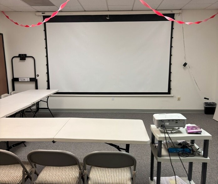 More Photos Of 3241 Grande Vista Dr, Newbury Park Warehouse For Sale