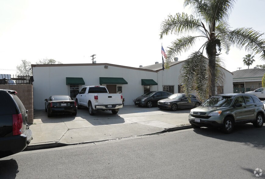 More Photos Of 3342-3346 Olive Ave, Signal Hill Warehouse For Lease