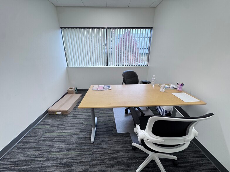 More Photos Of 100 Pennsylvania Ave, Framingham Office For Lease