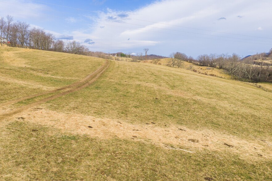 More Photos Of 230 Barn Ave, North Tazewell Land For Sale