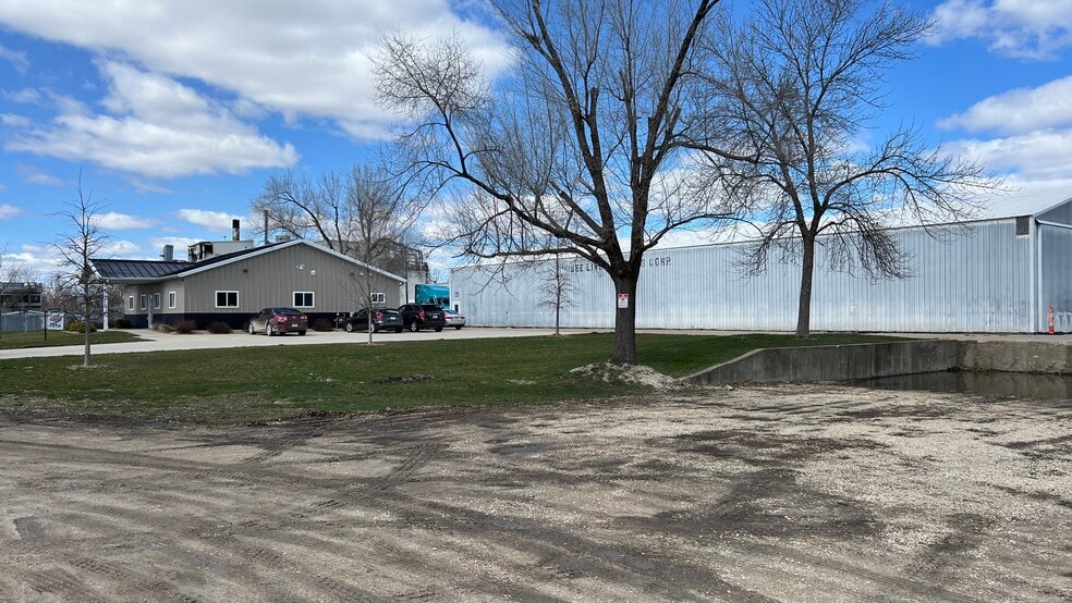 More Photos Of 34 43rd Ave SW, Cedar Rapids Flex For Sale