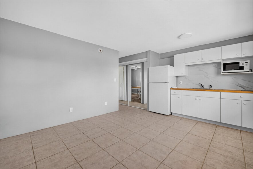 More Photos Of 2100 NE Indian River Dr, Jensen Beach Hotel For Sale