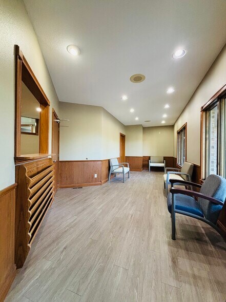 More Photos Of 1629 Harding Blvd, Cotter Medical For Sale