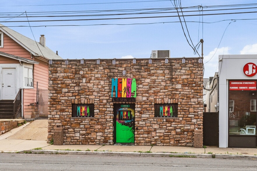Primary Photo Of 1906 E Saint Georges Ave, Linden General Retail For Sale