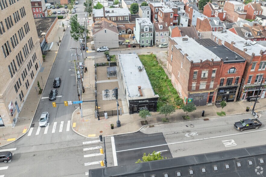 More Photos Of 2526 E Carson St, Pittsburgh Bar For Lease