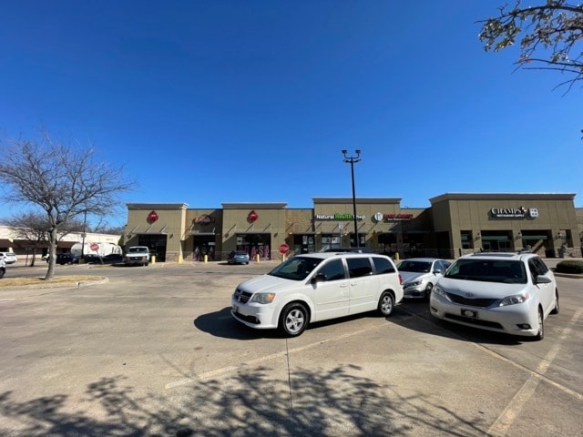 More Photos Of 400 N Coit Rd, Richardson General Retail For Lease