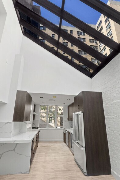 More Photos Of 141 E 17th St, New York Apartments For Sale