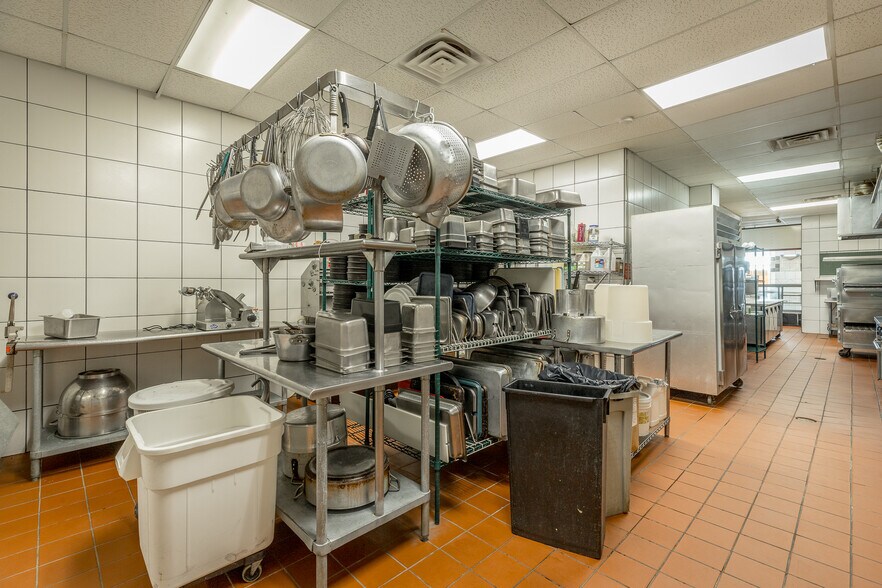 More Photos Of 150 Pearl Dr, LaFayette Restaurant For Sale