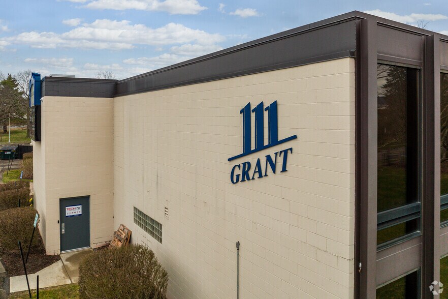 More Photos Of 111 Grant Ave, Endicott Office For Sale