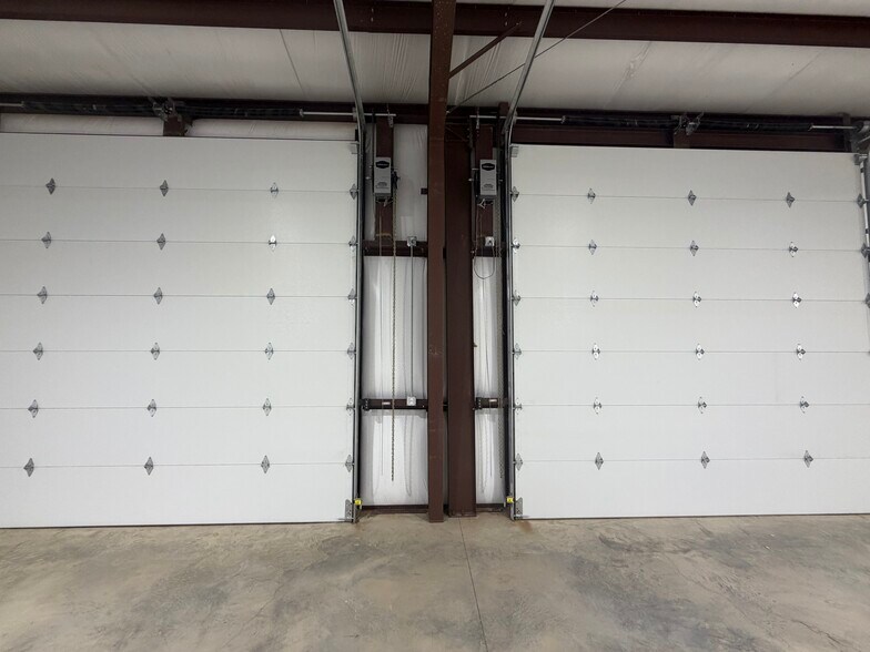 More Photos Of 3204 118th St, Lubbock Flex For Lease