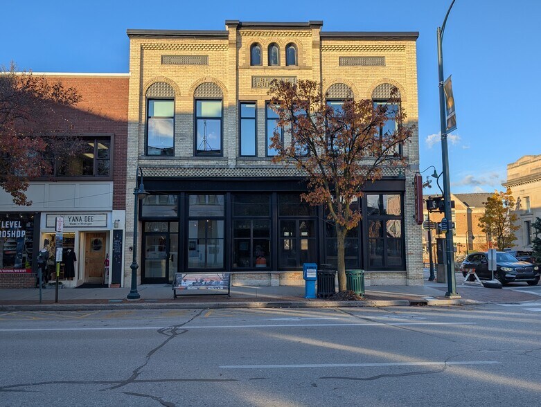More Photos Of 161 E Front St, Traverse City Storefront Retail Residential For Lease