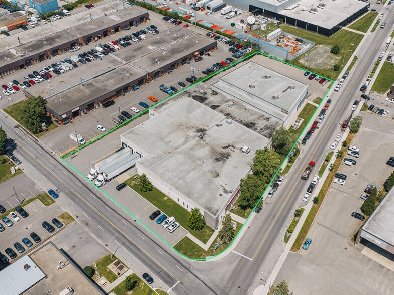 More Photos Of 1755 Rue Berlier, Laval Warehouse For Sale