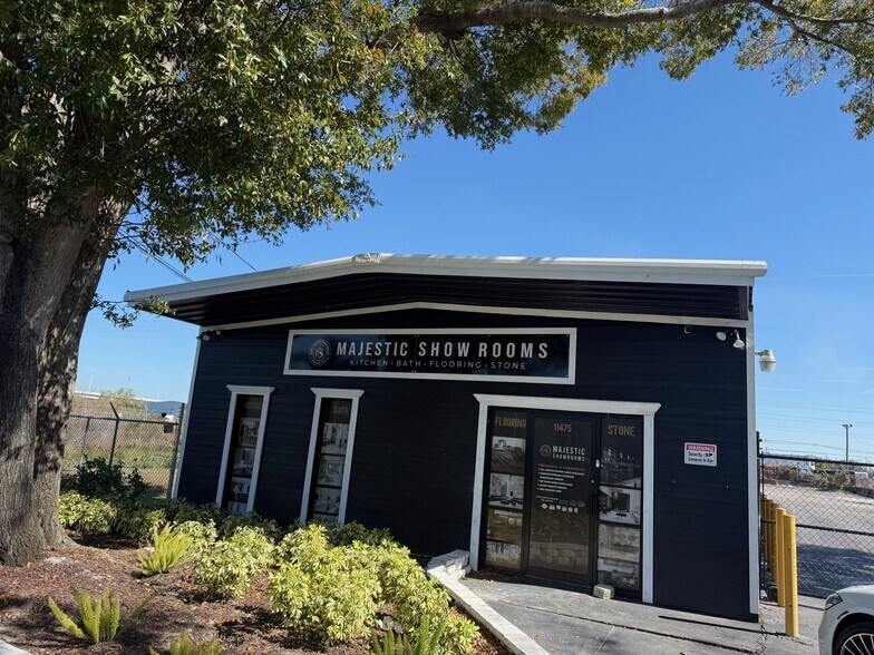 More Photos Of 11475 49th St N, Clearwater Warehouse For Lease