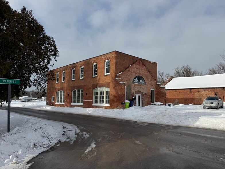 More Photos Of 11 Pottery Rd, Sullivan Unknown For Lease