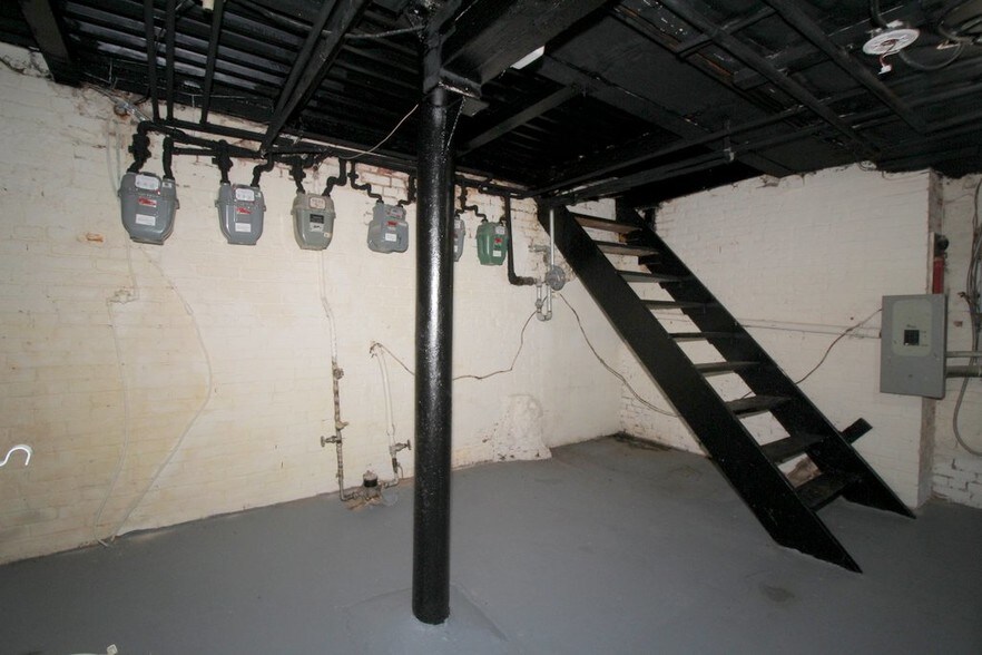 More Photos Of 704 Washington St, Hoboken Storefront Retail Residential For Lease