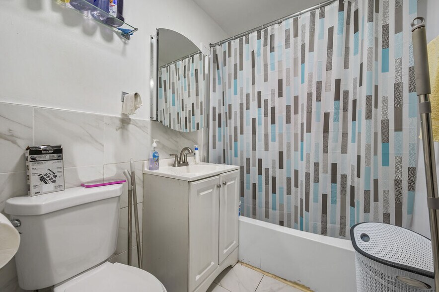 More Photos Of 2337 Bath Ave, Brooklyn Flex For Sale