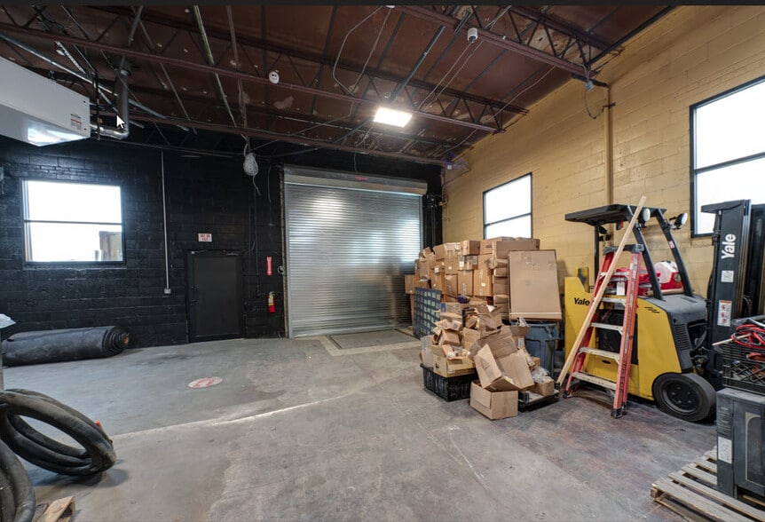 More Photos Of 77 Marine St, Farmingdale Manufacturing For Sale