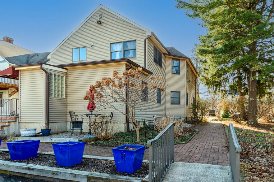 More Photos Of 29 Smull Ave, Caldwell Office Residential For Sale