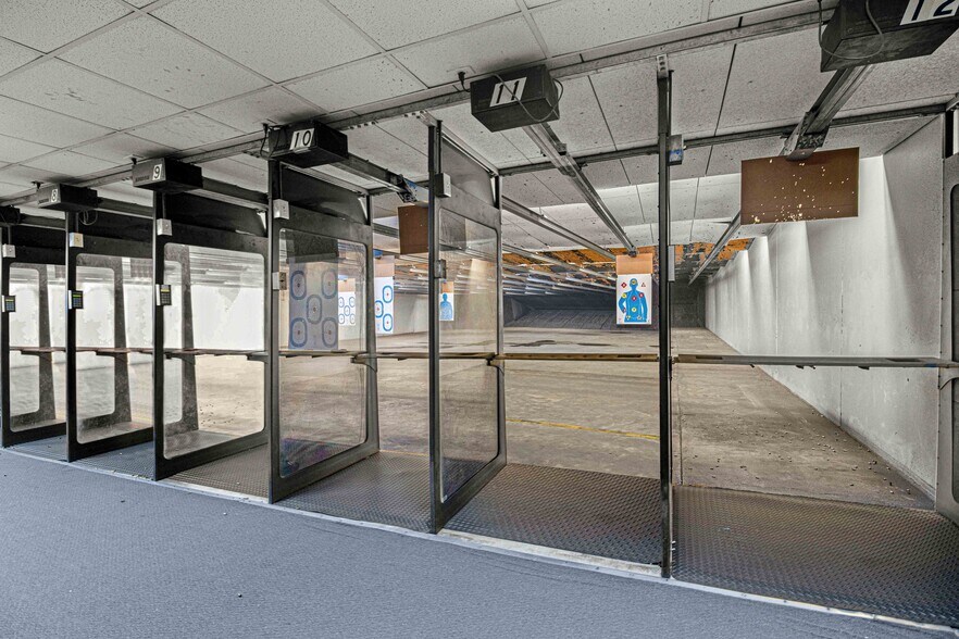 More Photos Of 1031 NE 16th St, Ocala Manufacturing For Sale