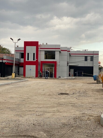 More Photos Of 1909 Great Neck Rd, Copiague Freestanding For Lease