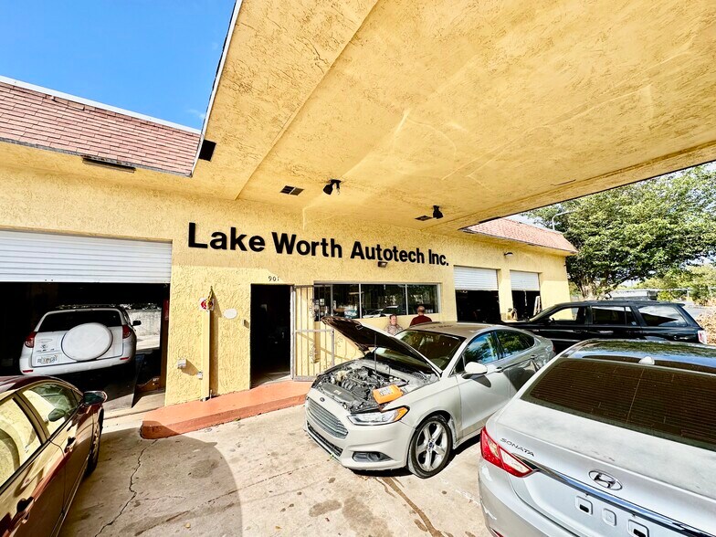 More Photos Of 901 S Dixie Hwy, Lake Worth General Retail For Sale