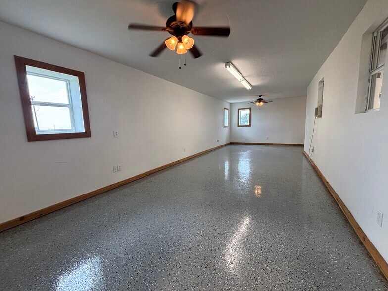 More Photos Of 1685 Melton Rd, Sanger Warehouse For Sale