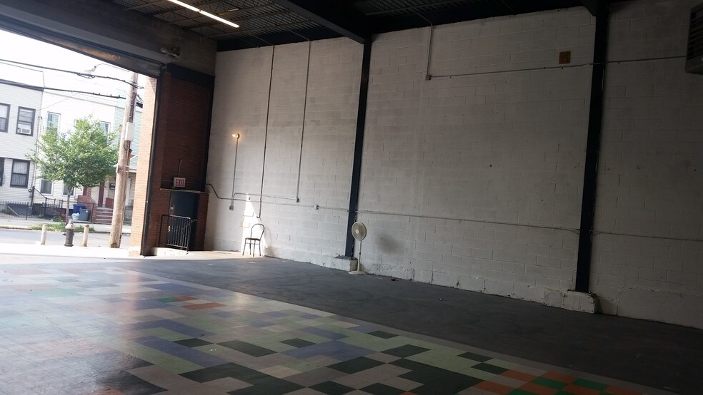 More Photos Of 518 Timpson Pl, Bronx Warehouse For Lease