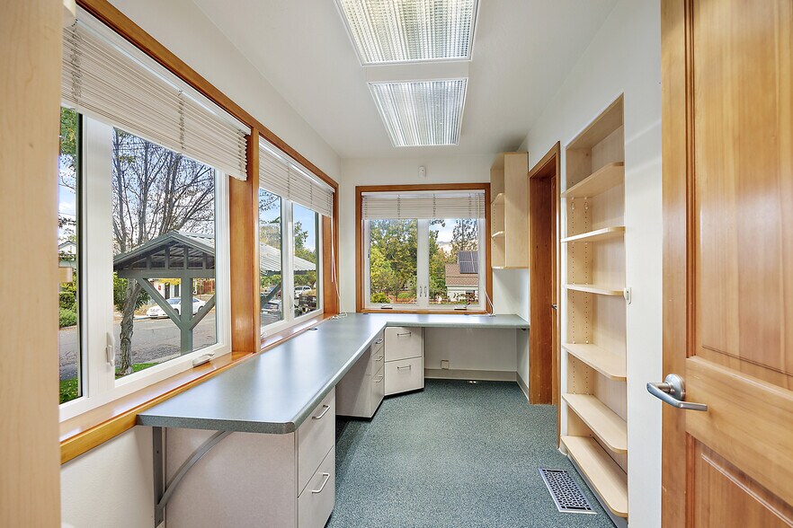 More Photos Of 1049 Siskiyou Blvd, Ashland Medical For Sale