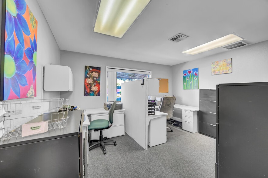 More Photos Of 6350 W Cheyenne Ave, Las Vegas Office For Sale