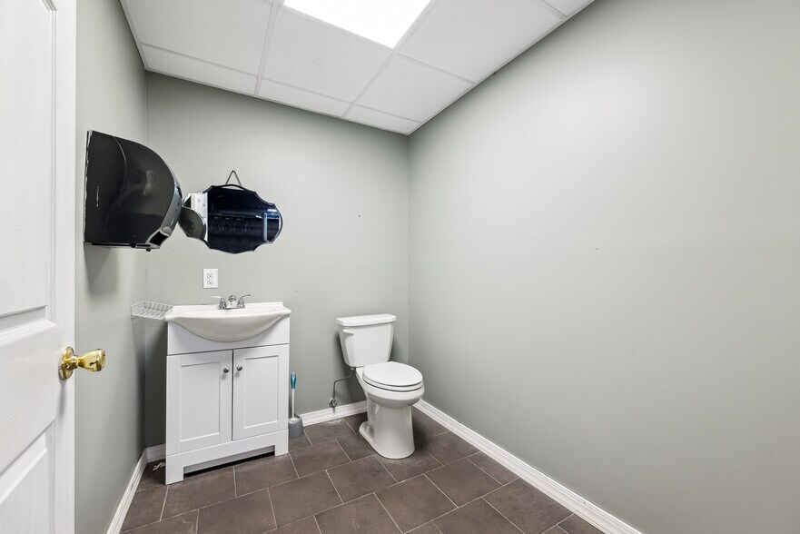 More Photos Of 322 Wanaque Ave, Pompton Lakes Storefront For Lease