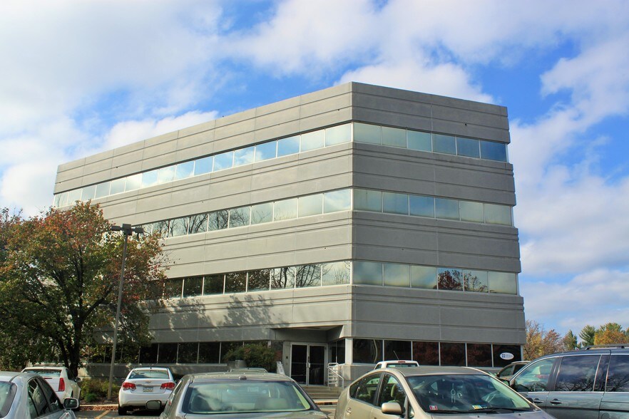 More Photos Of 4301 Garden City Dr, Landover Office For Lease