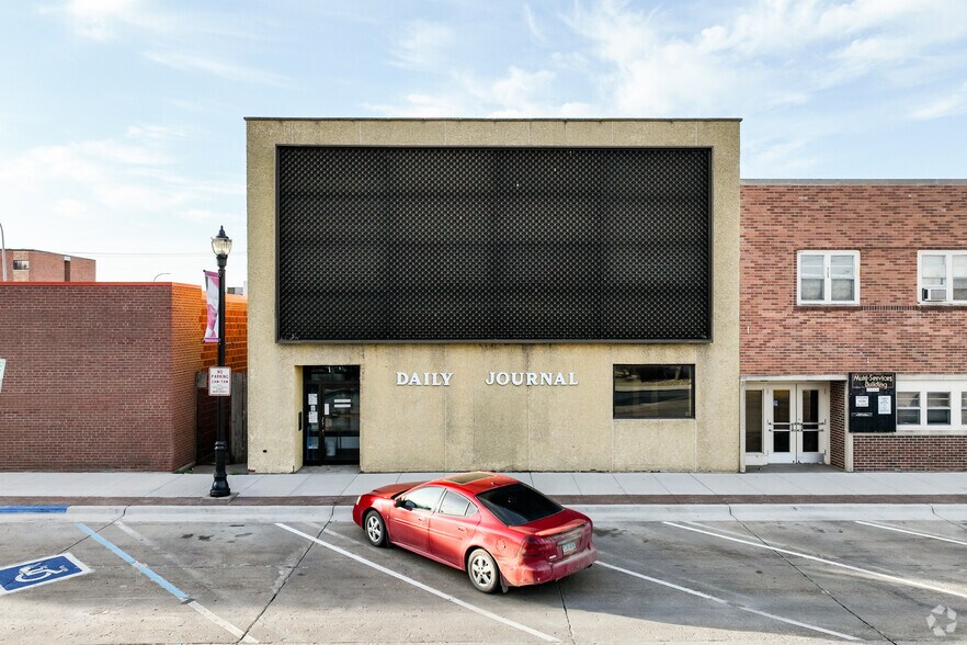 More Photos Of 516 4th St NE, Devils Lake Office For Sale