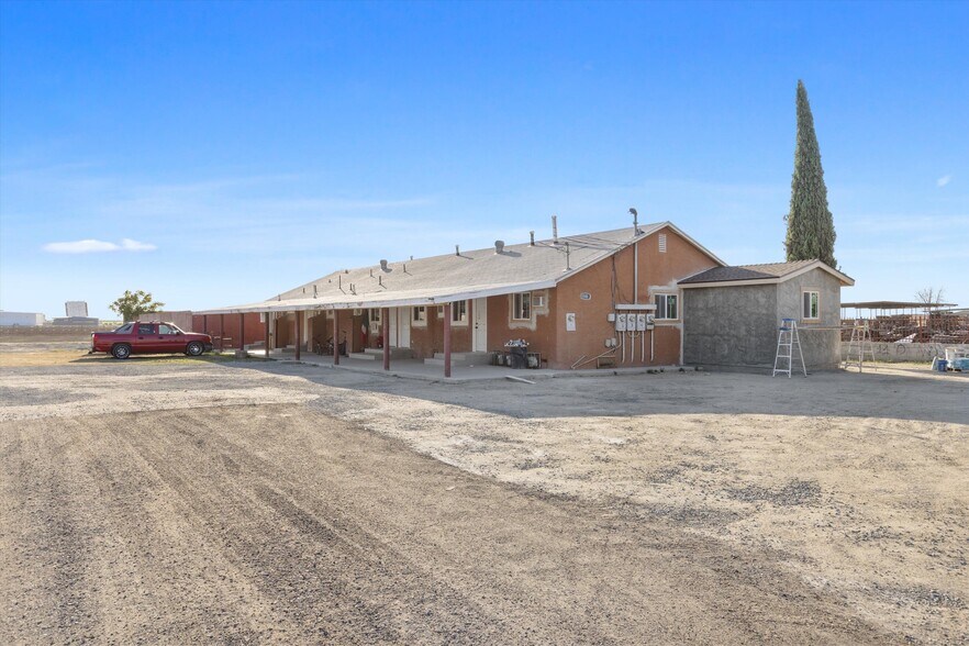 More Photos Of 11475 Garzoli Ave, Delano Horse Stables For Sale
