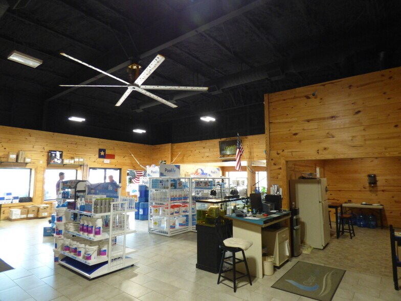 More Photos Of 5231 South St, Nacogdoches Storefront Retail Office For Sale