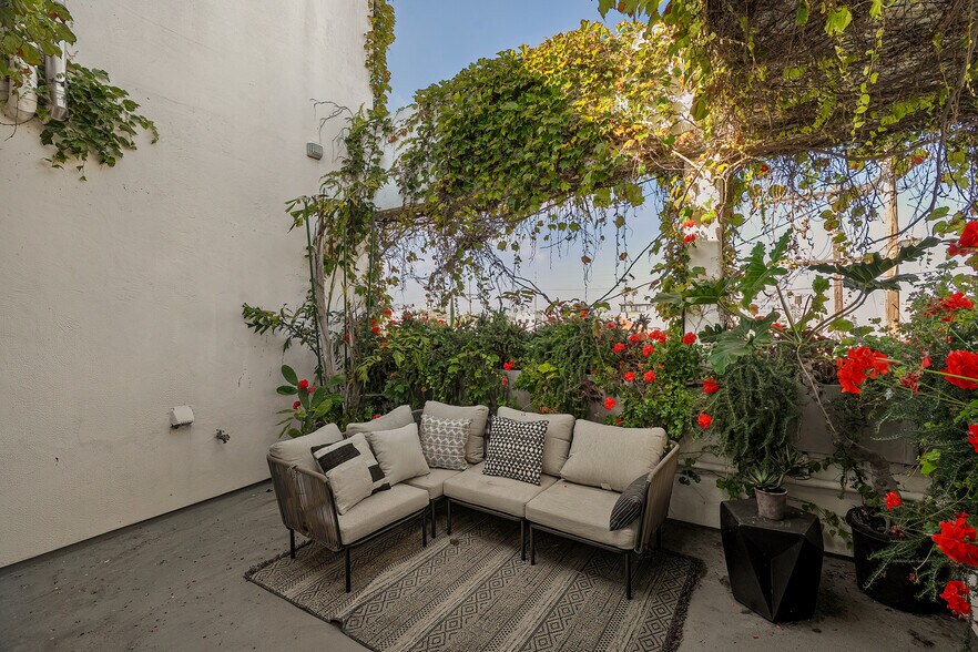 More Photos Of 3111 Ocean Front Walk, Marina Del Rey Apartments For Sale