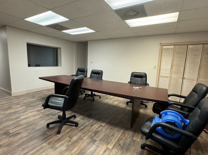 More Photos Of 2403 E 4th Ave, Tampa Warehouse For Lease
