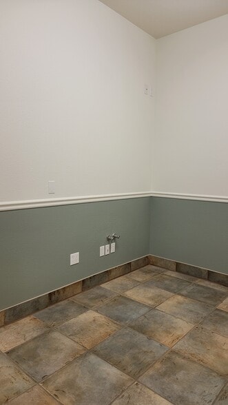 More Photos Of 9942-9952 Broadway, Live Oak Medical For Lease