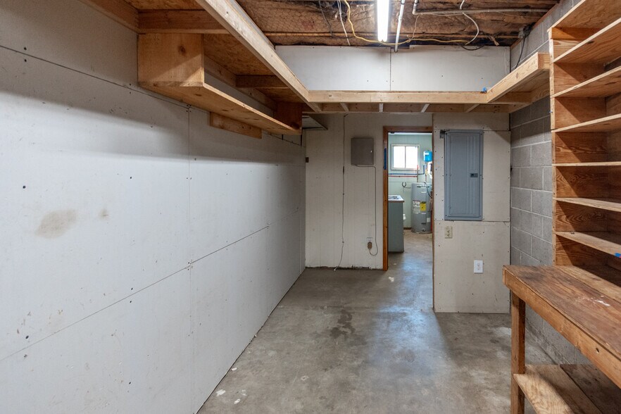 More Photos Of 535 W Main St, Franklin Specialty For Sale