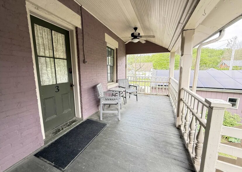More Photos Of 1004 Park Ave, Galena Specialty For Sale