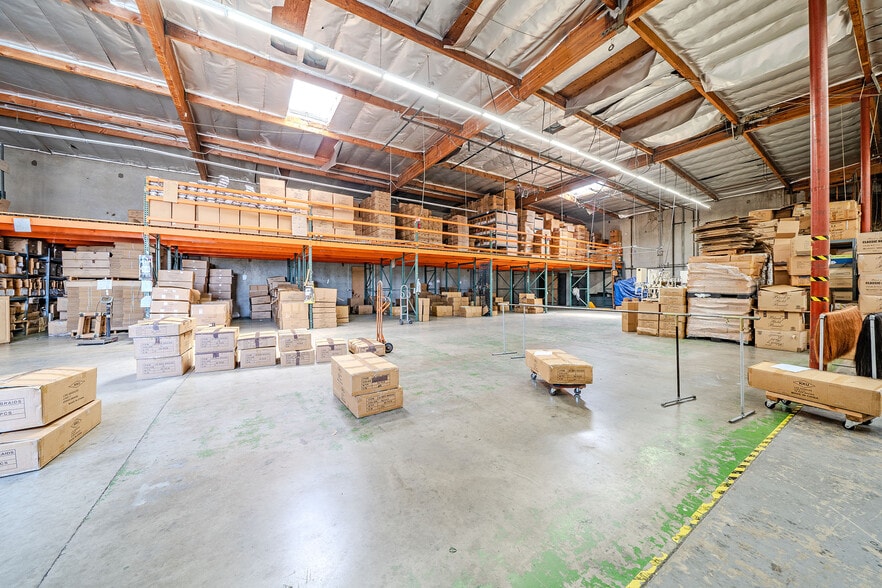 More Photos Of 6433 Alondra Blvd, Paramount Distribution For Sale