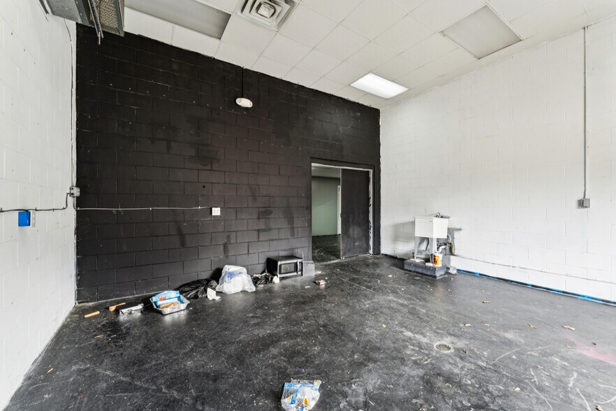 More Photos Of 0-3325 University Blvd, Tuscaloosa Industrial For Sale